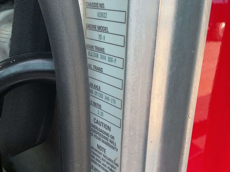 2017-peterbilt-348-image-30