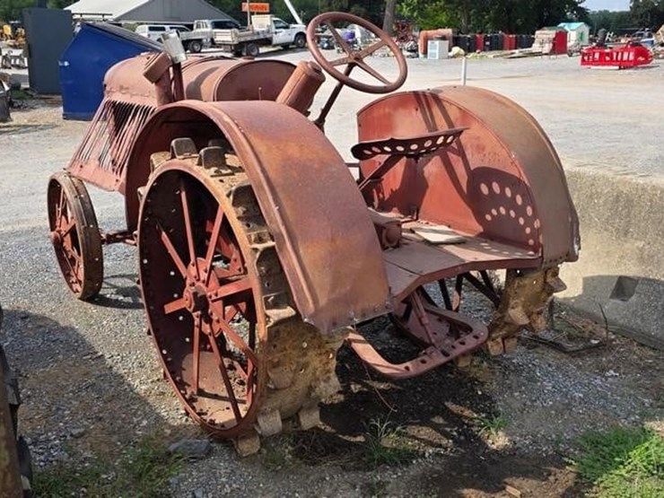 mccormick-deereing-1020-tractor-(not-running)-image-3