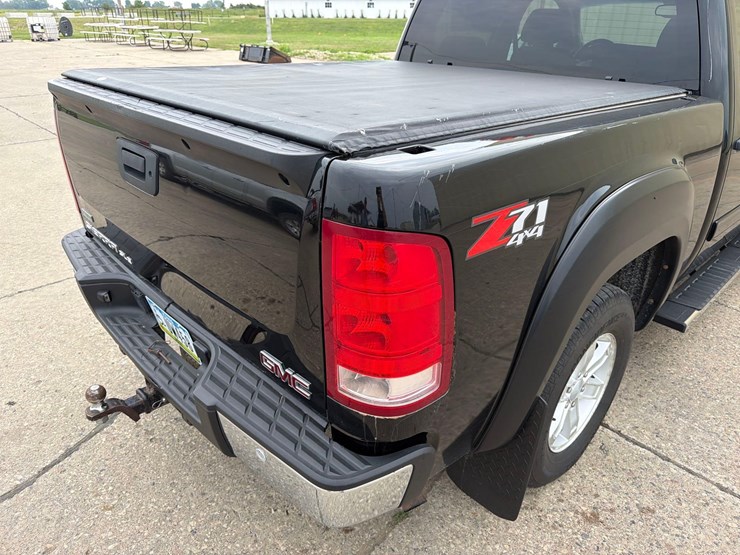 2012-gmc-sierra-1500-image-19