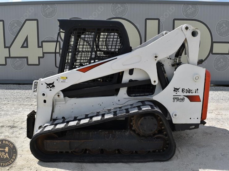 2016-bobcat-t740-image-44