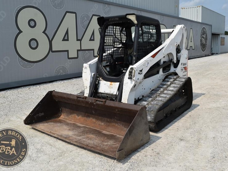 2019-bobcat-t740-image-1