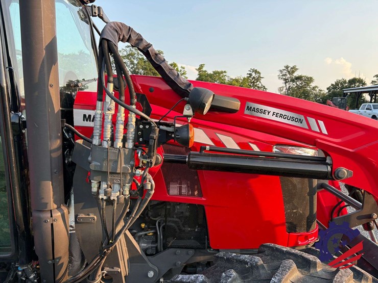 2023-massey-ferguson-5711-image-40