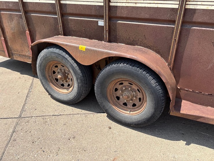 1990-trailmann-7ft-x-24ft-gooseneck-livestock-trailer-image-22