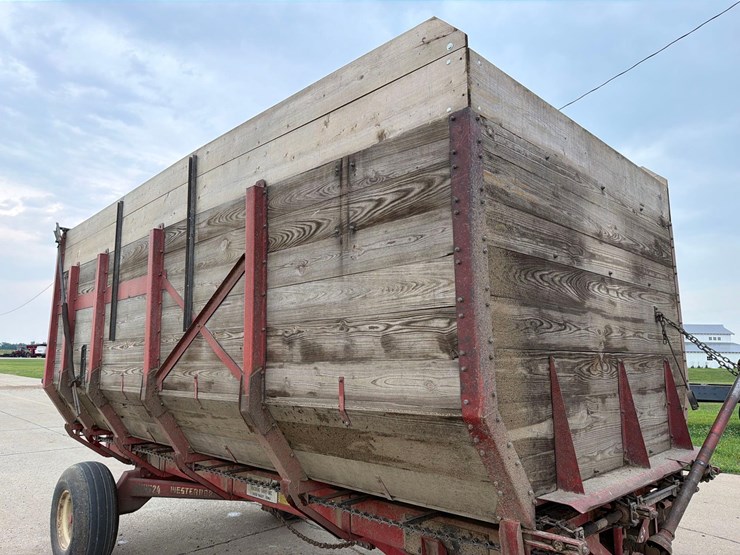 roorda-16ft-rear-unload-silage-wagon-image-12