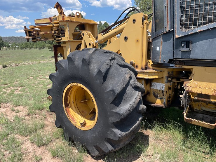 2010-caterpillar-553-image-11