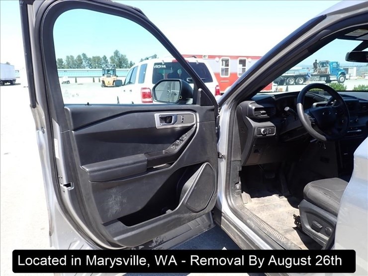 2021-ford-explorer-image-3