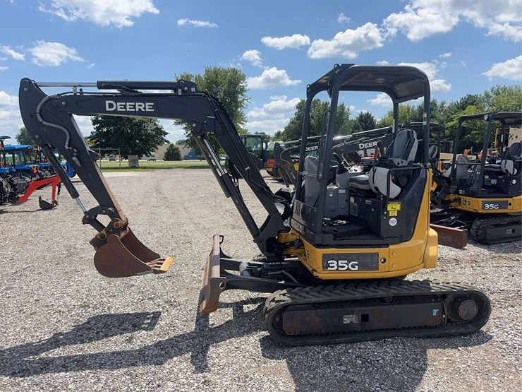 2020-deere-35g-image-2