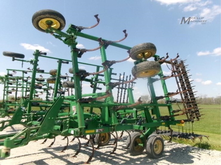 2003-john-deere-2210-image-12