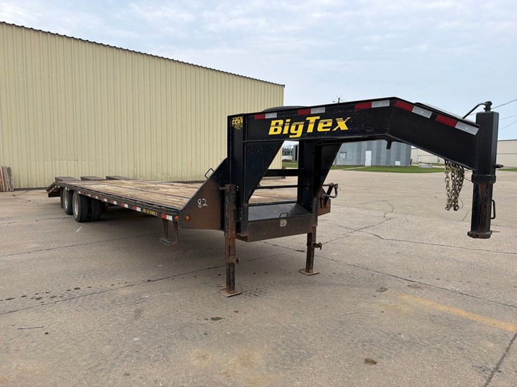 2013-big-tex-102”-x-30ft-gooseneck-flatbed-trailer-image-1