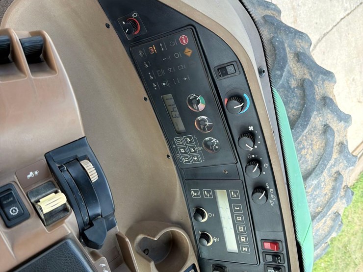 john-deere-8200-image-52