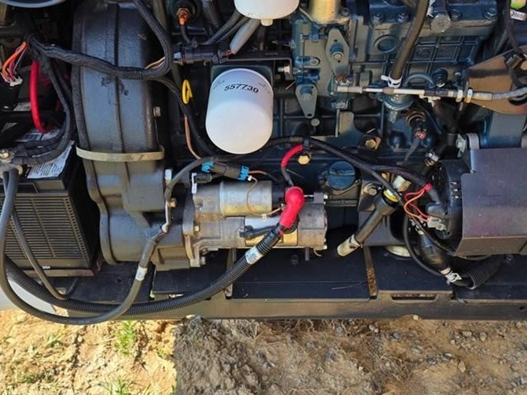 2010-bobcat-t300-image-40