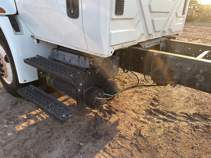 2003-international-durastar-4200-image-37