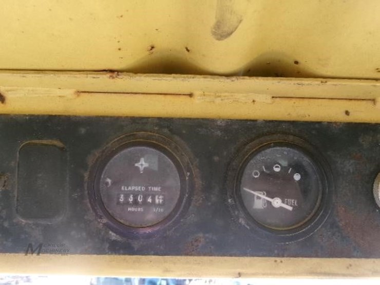 new-holland-l555-image-16