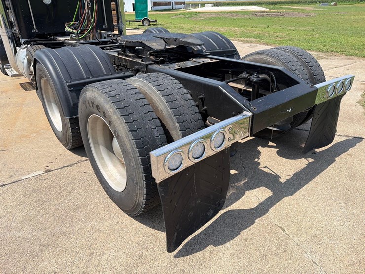 2007-peterbilt-379-image-7