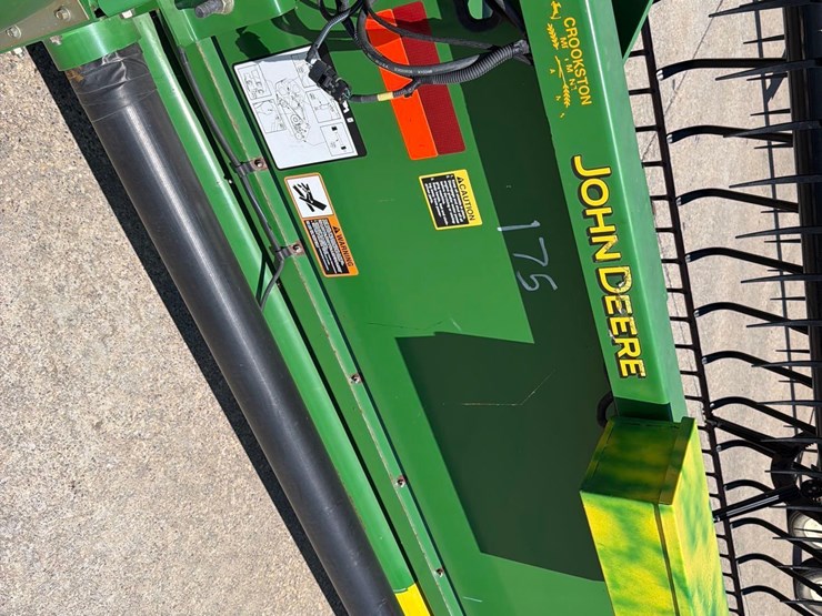 john-deere-630f-image-30