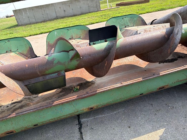 john-deere-444-image-22