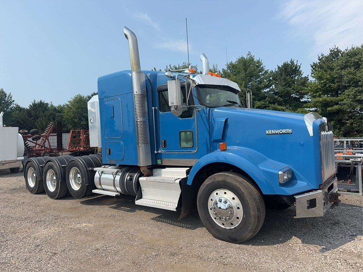 2012-kenworth-t800-image-1
