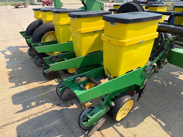 1994-john-deere-7200-image-34