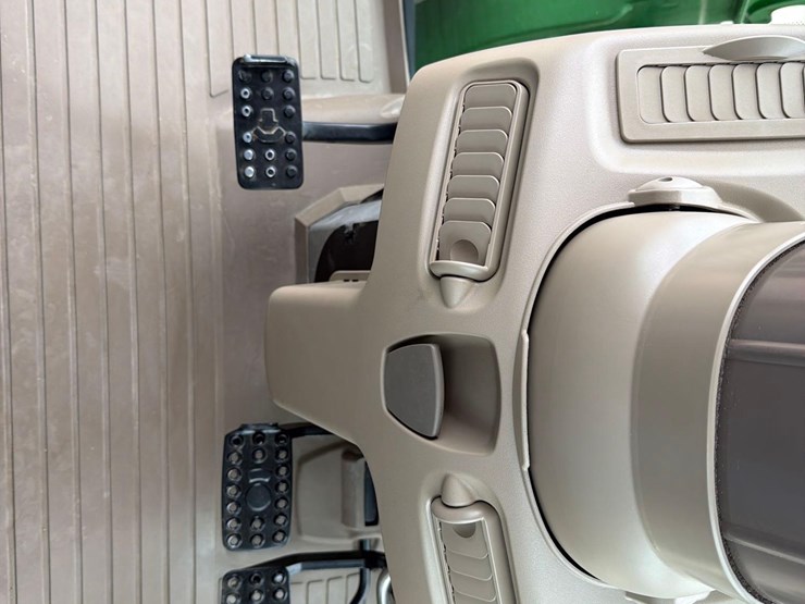 2021-john-deere-6155r-image-46