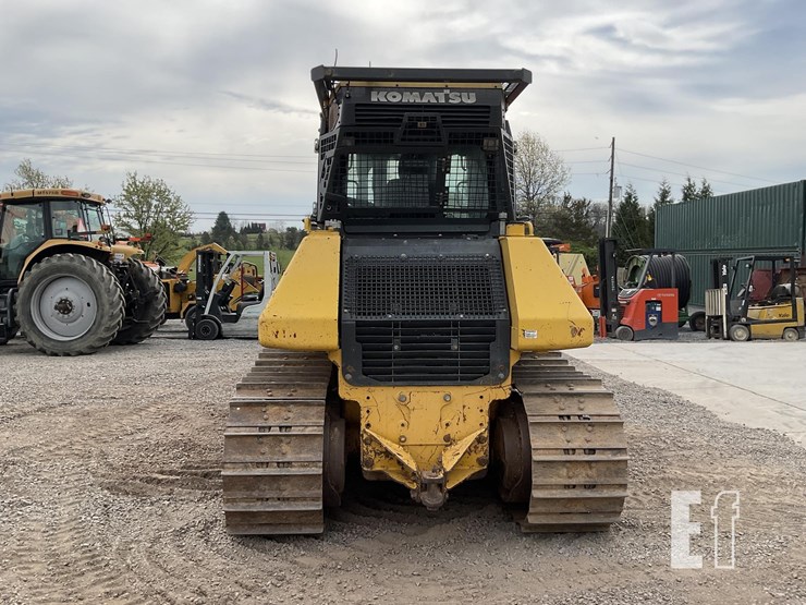 2015-komatsu-d61ex-23-image-3