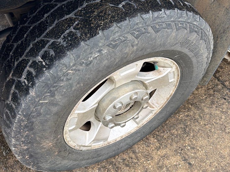 2010-ford-f350-image-15