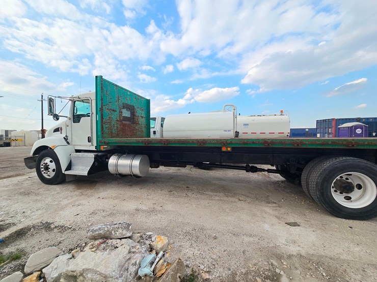 2010-kenworth-t370-image-5
