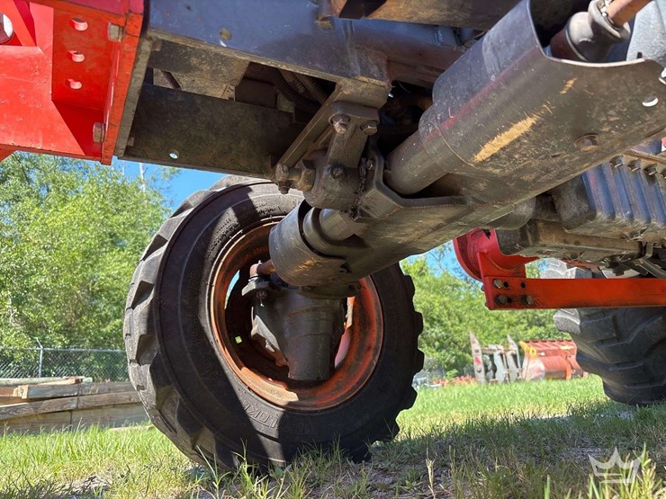 2021-kubota-l4701d-image-33