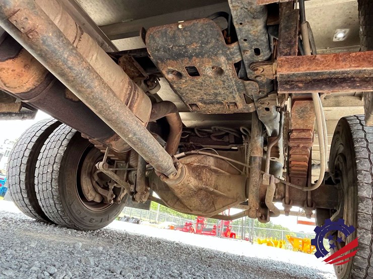 2017-ford-f550-xl-image-22