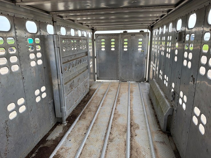 1991-wilson-livestock-trailer-image-28