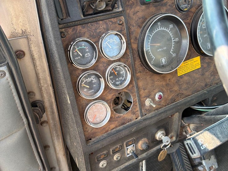 1993-kenworth-t600-image-38