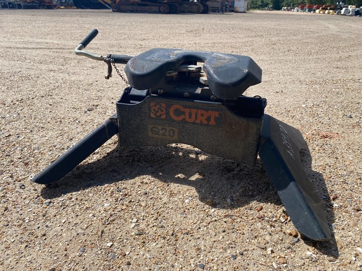 #1611-•-curt-20,000lbs-5th-wheel-hitch-image-1