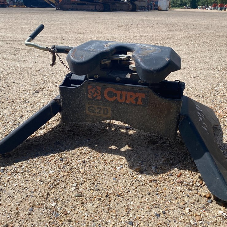 #1611 • CURT 20,000LBS 5TH WHEEL HITCH