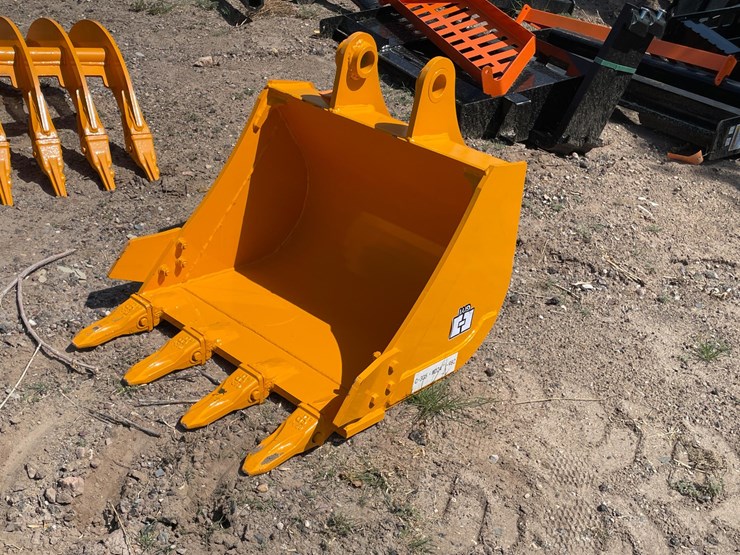 2026-caterpillar-305-image-12