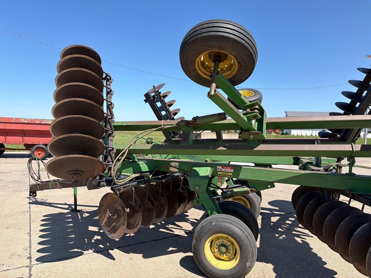 john-deere-630-image-13