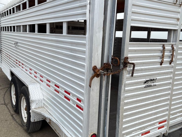 1989-kiefer-built-7ft-x-22ft-aluminum-gooseneck-livestock-trailer-image-4
