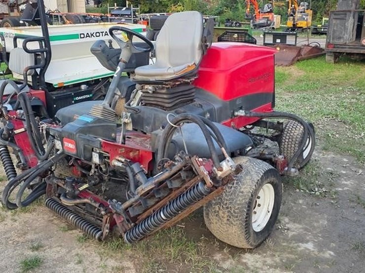2011-toro-reelmaster-5210-image-2