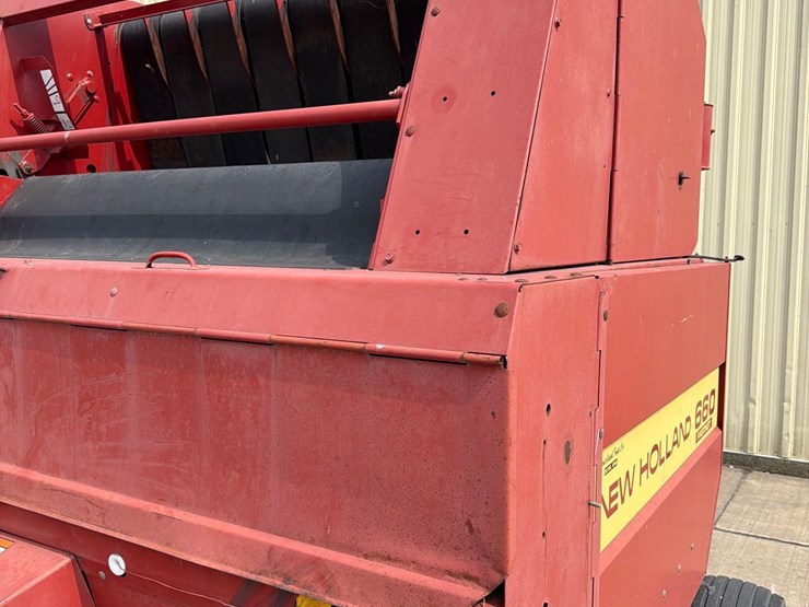 new-holland-660-image-18