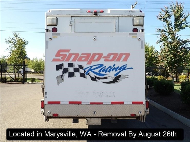 2001-freightliner-mt55-image-26
