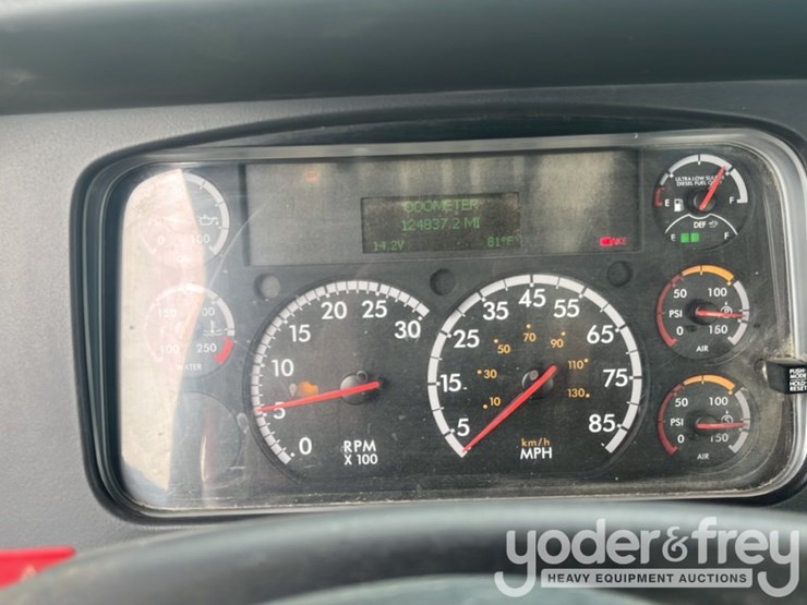 2018-freightliner-114sd-image-14