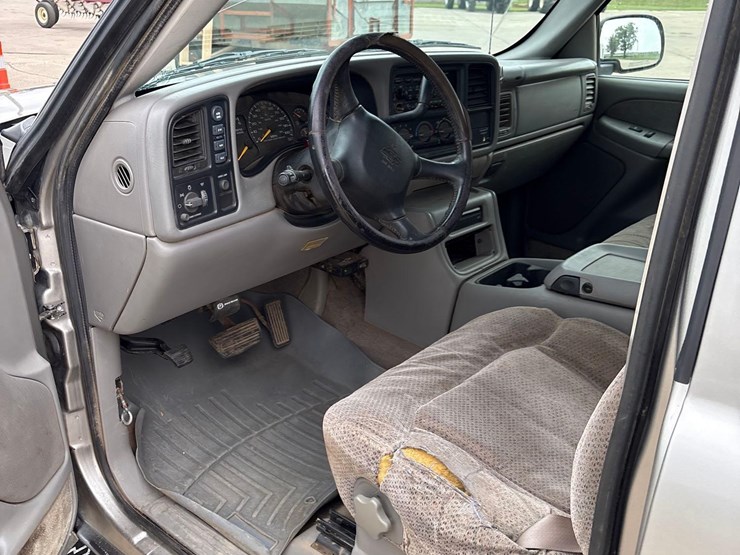 1999-chevrolet-k2500-image-32