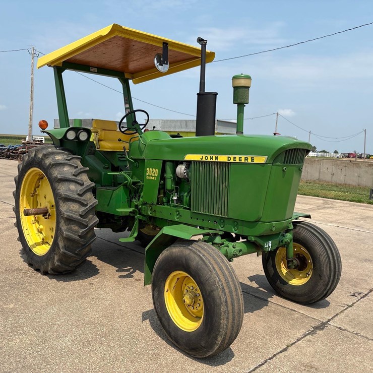 JOHN DEERE 3020