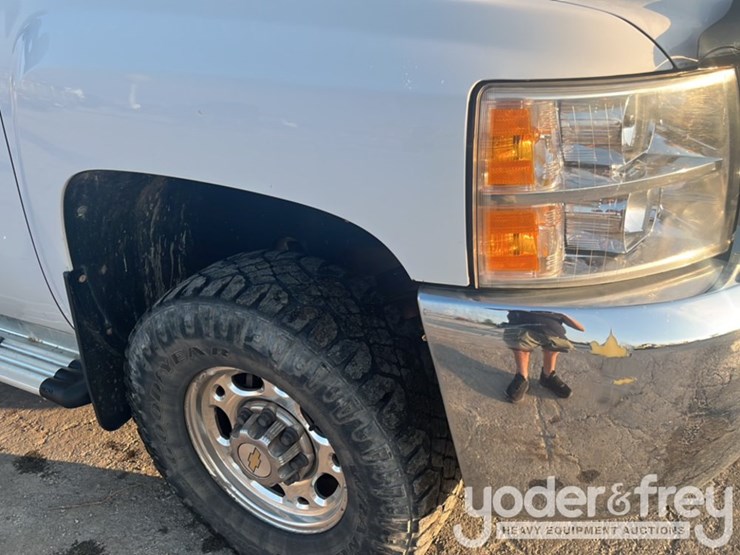2010-chevrolet-silverado-2500-image-40