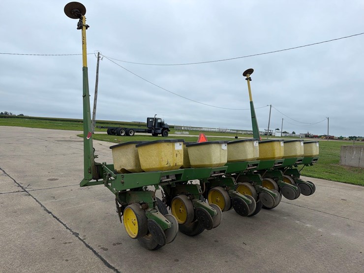 john-deere-7000-image-4
