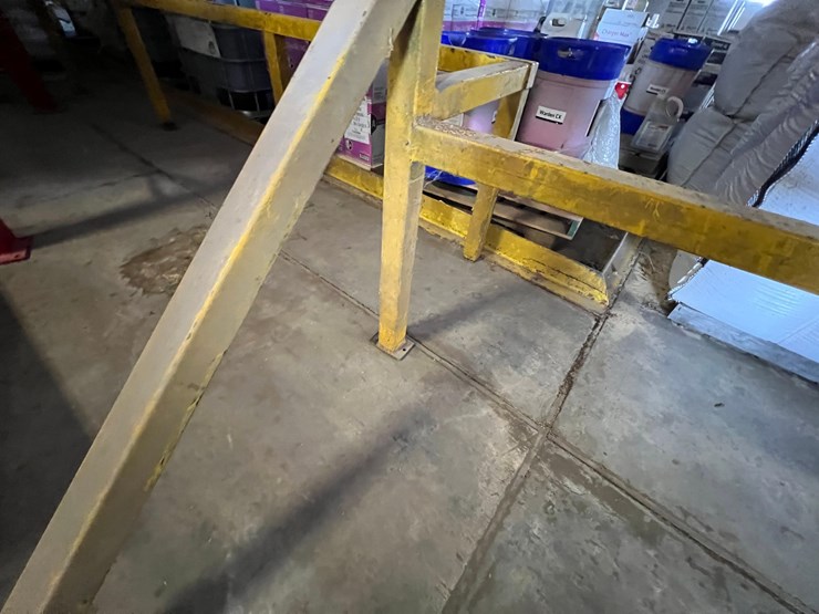 usc-800-seed-treater-with-guardrails-and-screen-image-4