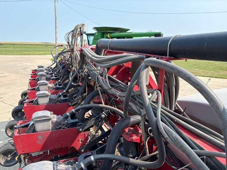 2011-case-ih-1240-image-59