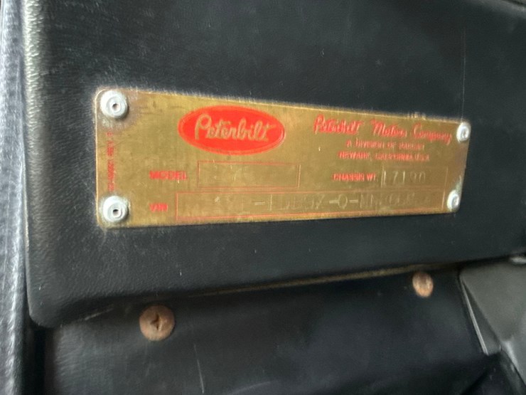 1991-peterbilt-grain-truck-image-23