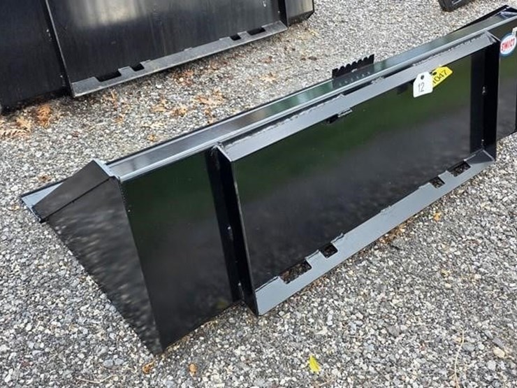 new-swict-66"-skidloader-bucket-image-3