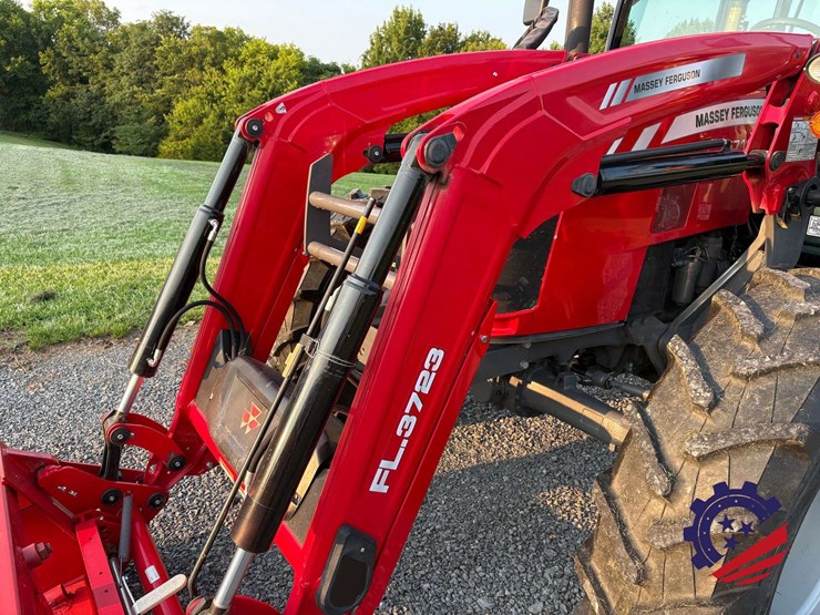 2023-massey-ferguson-5711-image-11