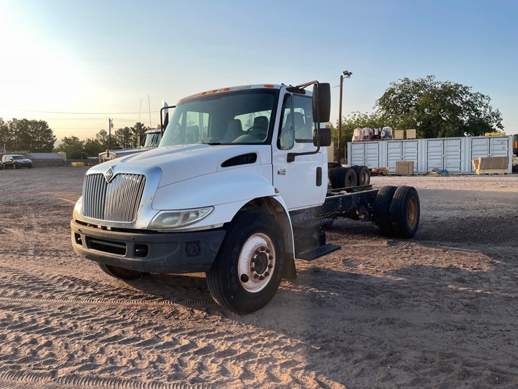 2003-international-durastar-4200-image-1