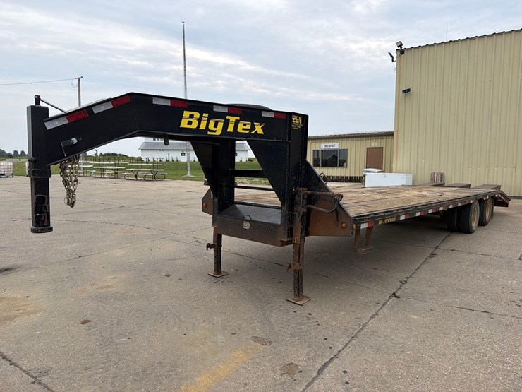 2013-big-tex-102”-x-30ft-gooseneck-flatbed-trailer-image-2